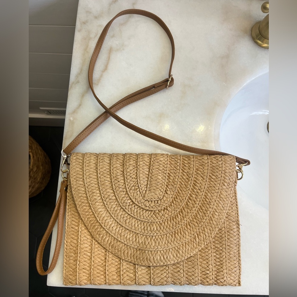 Elegant Tan Woven Shoulder Bag